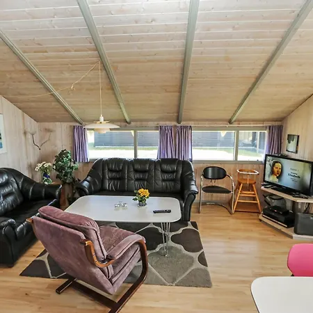 Сasa de vacaciones Ideally Located House 450 m From North Sea Sj672