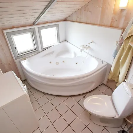 Ideally Located House 450 m From North Sea Sj672 *
